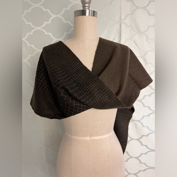 Inner Mongolia Kousei Cashmere 10% Wool 90% New! Scarf shawl Crocodile Print - Picture 3 of 13